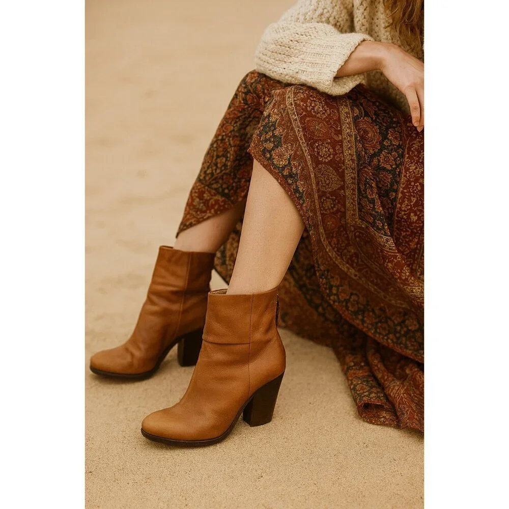 Rag & Bone New York Women’s Leather Ankle Boots Tan Heeled Booties Zip Back 39